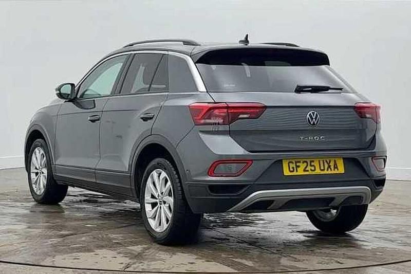 Usado VW T-Roc 150 HP (110 kW) 2025 SUV