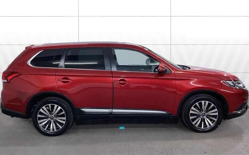 Used Mitsubishi Outlander 150 HP (110 kW) 2019 Red SUV