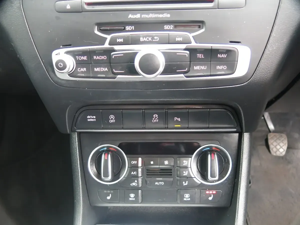 Usado Audi Q3 S-line plus 150 HP (110 kW) 2015 Preto SUV