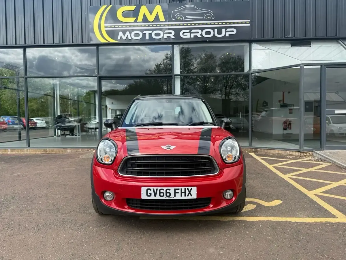 Usado Mini Cooper 122 CV (89 kW) 2016 Rojo Utilitario