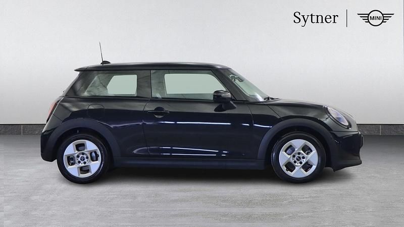 Usado Mini Cooper Hatch 154 CV (113 kW) 2024 Negro Utilitario