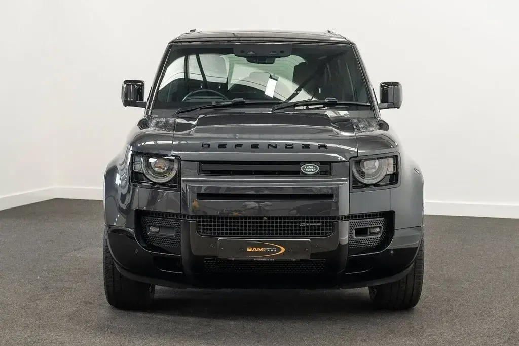Used Land Rover Defender HSE Dynamic 300 HP (220 kW) 2021 Grey SUV