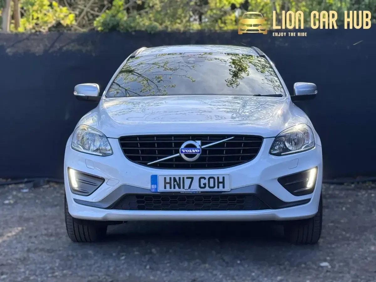 Used Volvo XC60 R-Design 190 HP (139 kW) 2017 White SUV