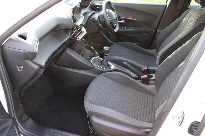 White Used 2021 Peugeot 2008 Active Premium SUV | £12,669 (Fair price) - Image 1/4