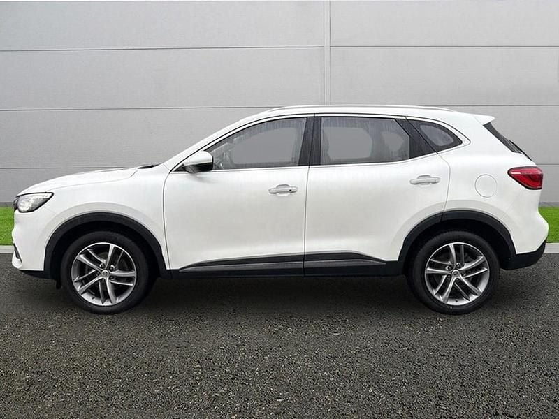 Used MG MG3 106 HP (77 kW) 2023 White Hatchback