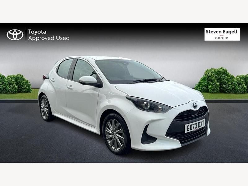 Used Toyota Yaris Hybrid 114 HP (83 kW) 2024 White Hatchback