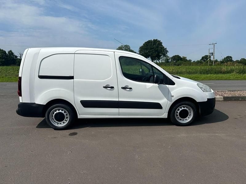 Used Peugeot Partner S 2011 White MPV