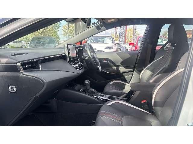 Used Toyota Corolla Sport 184 HP (135 kW) 2021 White Hatchback