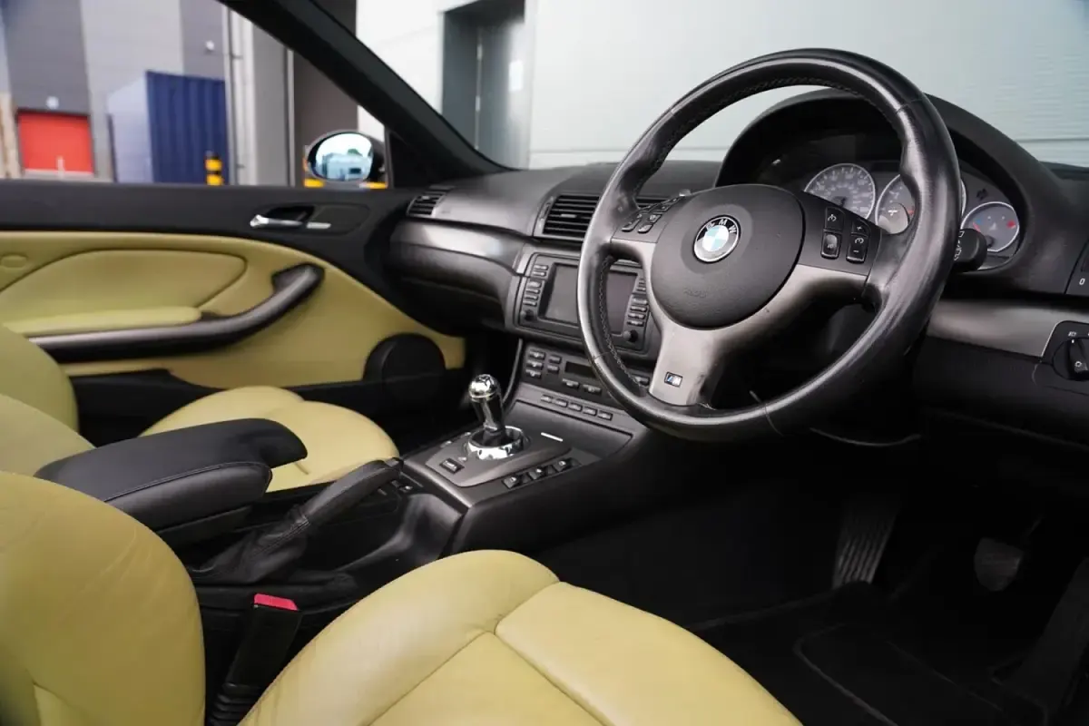 Usado BMW M3 Impressive 343 HP (252 kW) 2004 Preto Cabrios