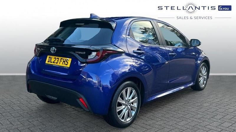 Used Toyota Yaris Hybrid 114 HP (83 kW) 2023 Blue