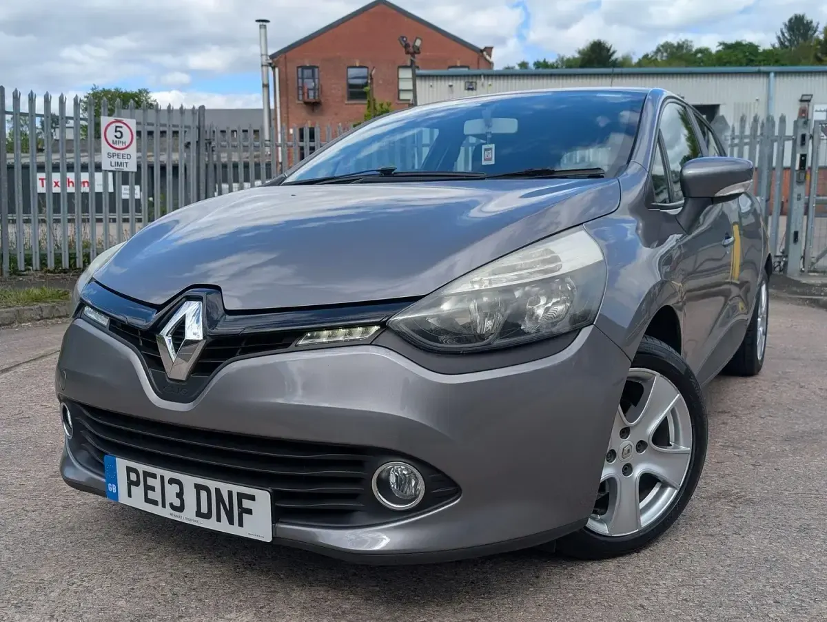 Used Renault Clio IV Expression+ 75 HP (55 kW) 2013 Grey Hatchback