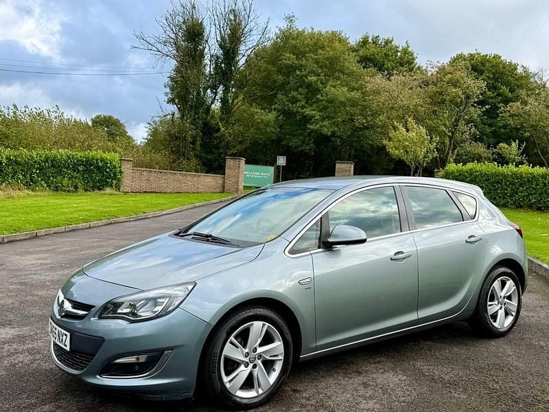 Used Vauxhall Astra SRi 2015 Silver Hatchback