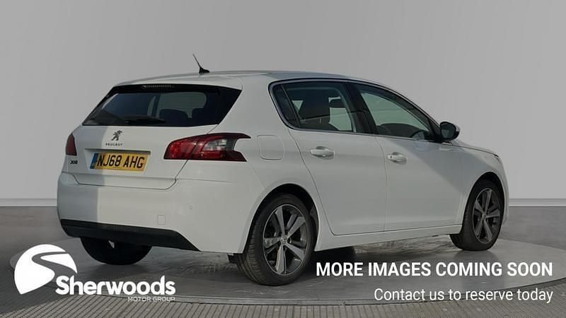 Used Peugeot 308 Allure 130 HP (95 kW) 2018 White Hatchback