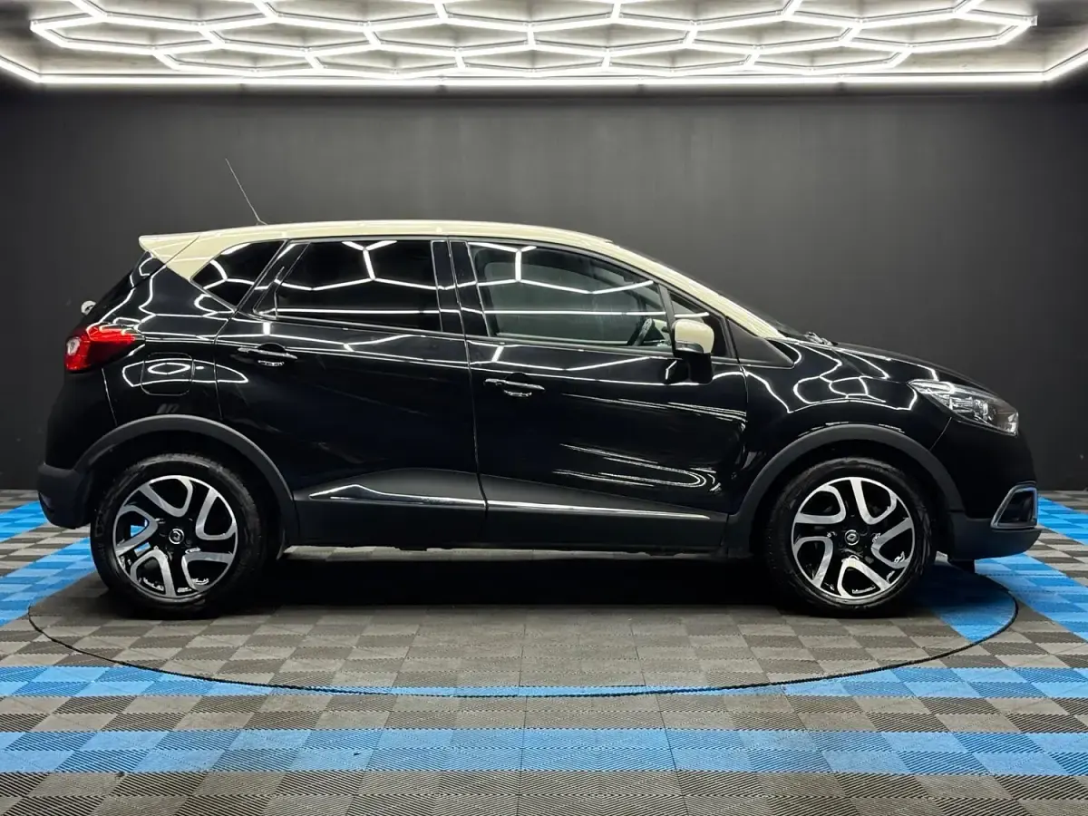 Used Renault Captur Dynamique 2017 Black/cream SUV