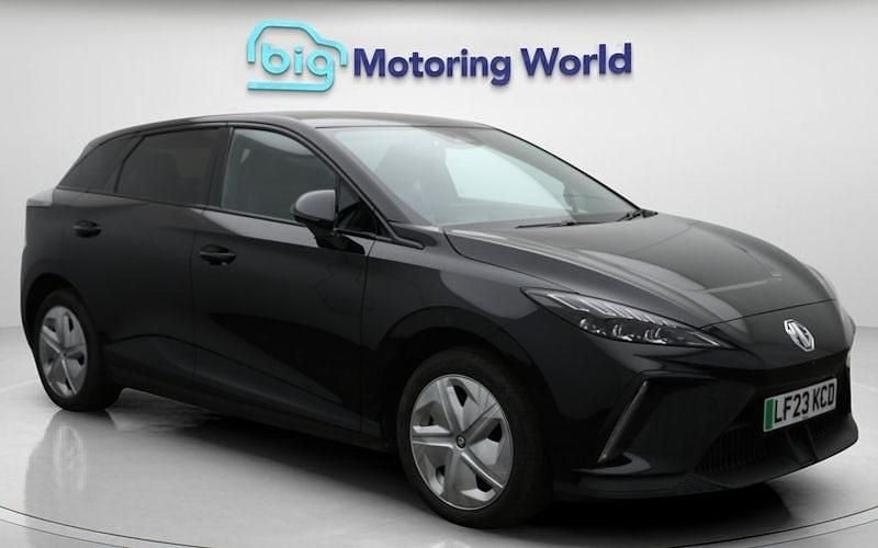 Used 2025 MG MG4 EV Trophy Hatchback | £15,700 (Good price) - Image 1/4