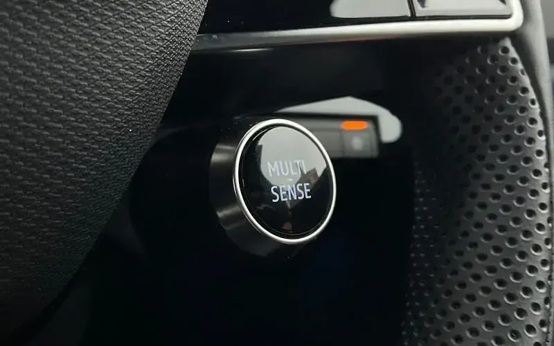 Used Renault 5 E-Tech Techno 110 kW (150 HP) 2025 Green Hatchback