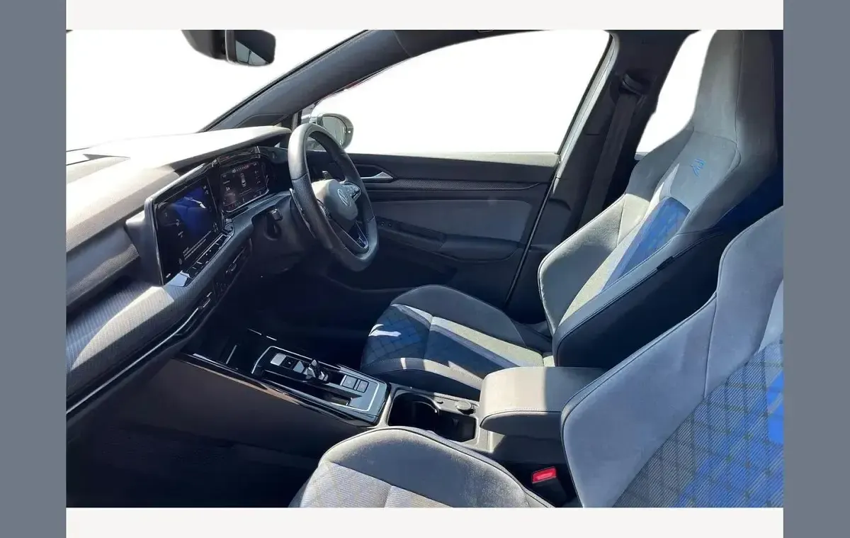 Used VW Golf VIII R 320 HP (235 kW) 2024 White Hatchback