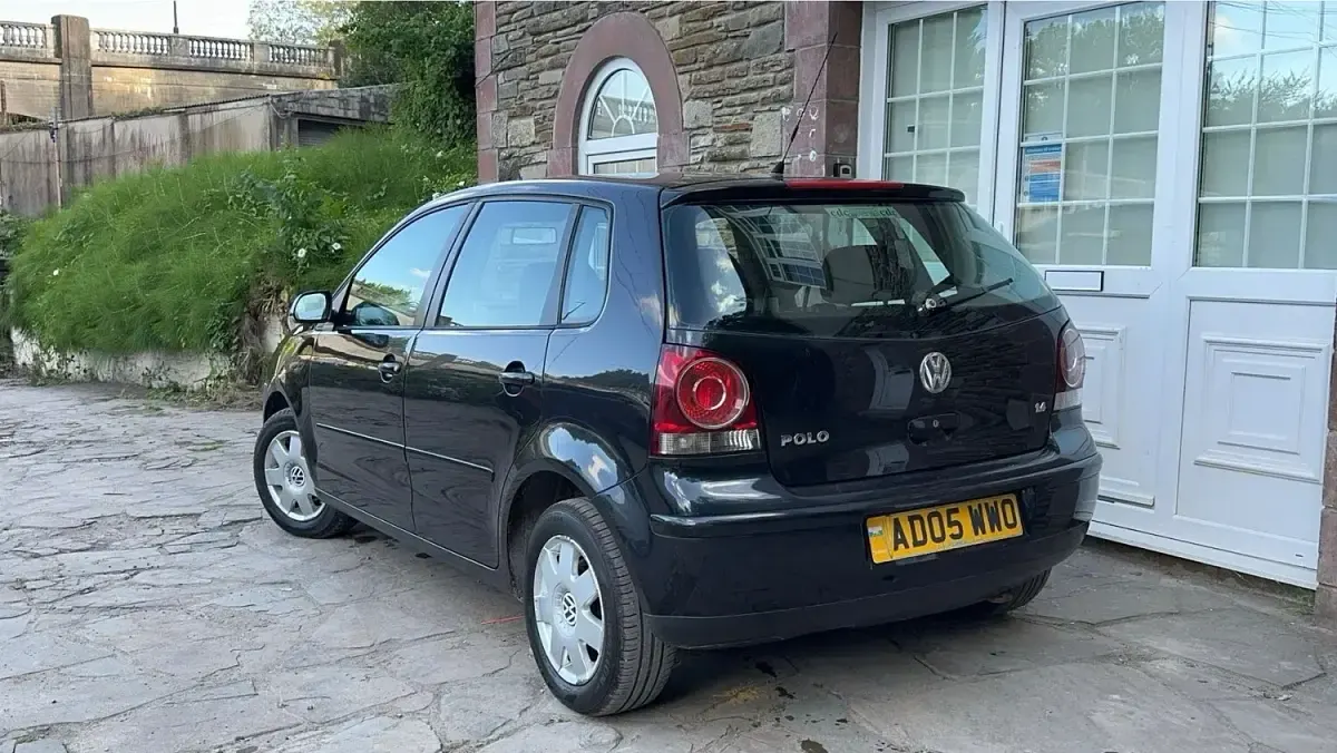 Used VW Polo S 75 HP (55 kW) 2005 Black Hatchback