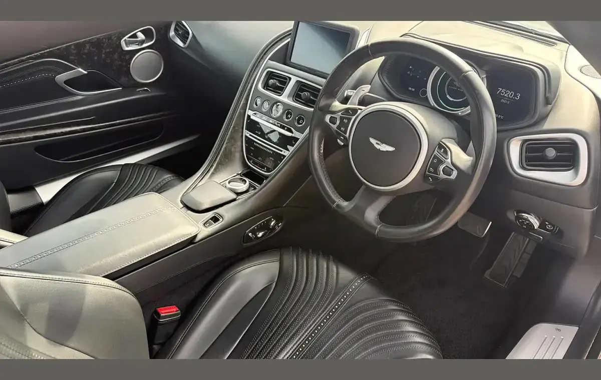 Used Aston Martin DB11 503 HP (369 kW) 2018 Silver Coupe