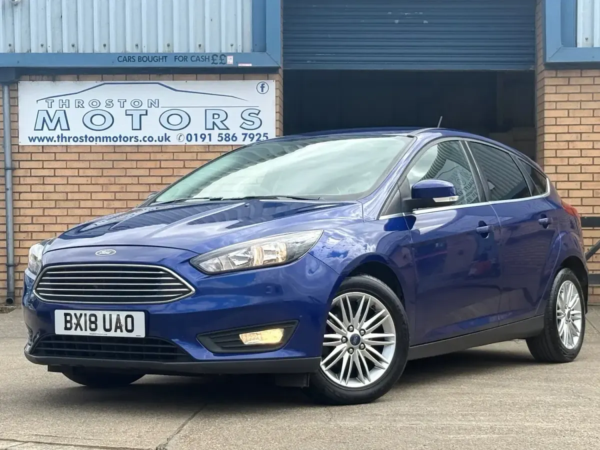 Used Ford Focus Zetec 120 HP (88 kW) 2018 Blue Hatchback