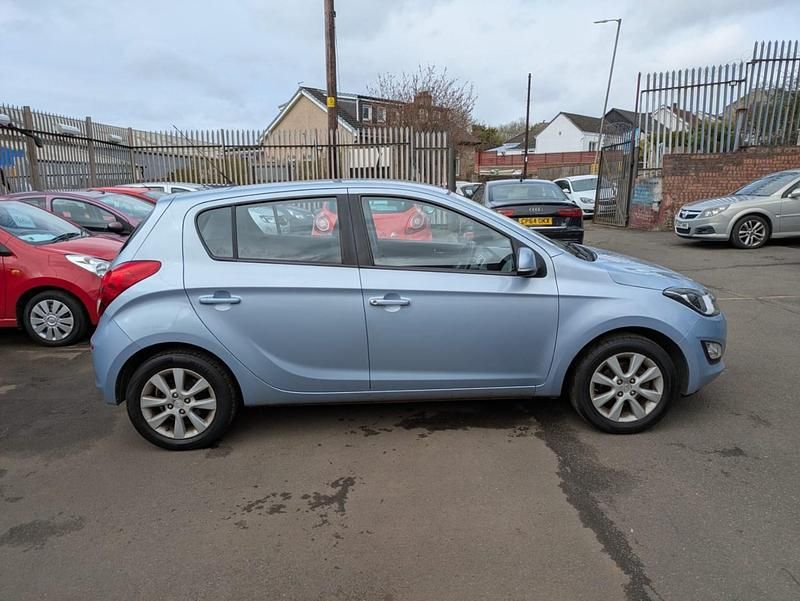 Used Hyundai i20 Active 85 HP (62 kW) 2013 Blue Hatchback