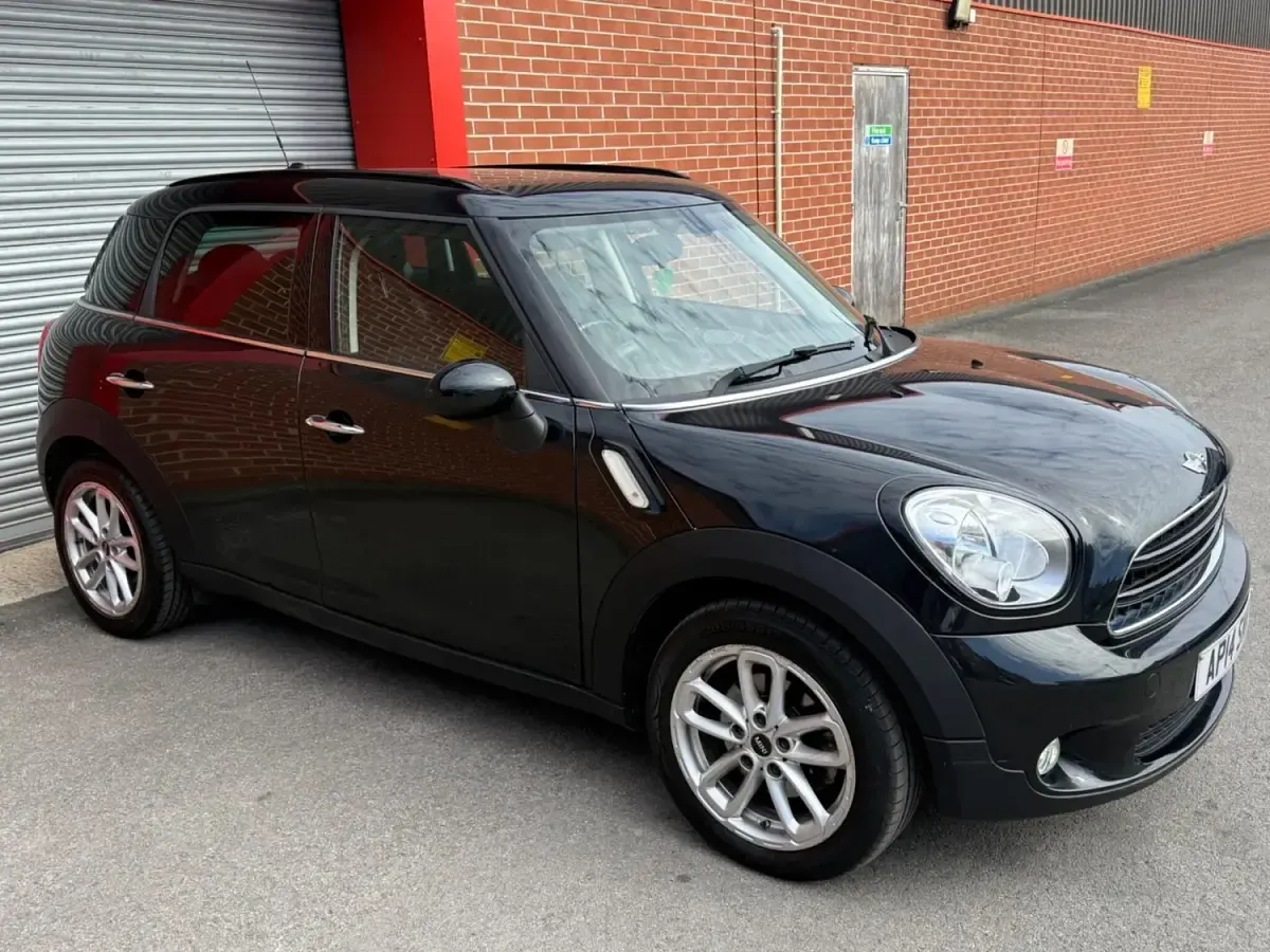 Usado Mini Cooper D 112 HP (82 kW) 2014 Preto Citadino