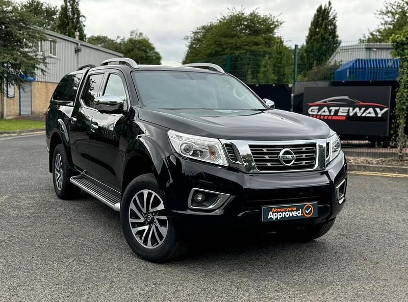 Used Nissan Navara Tekna 190 HP (139 kW) 2017 Black Pickup
