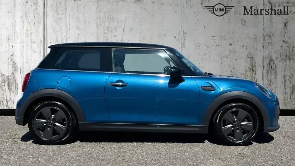 Used Mini Cooper Classic 136 HP (100 kW) 2021 Island blue Hatchback