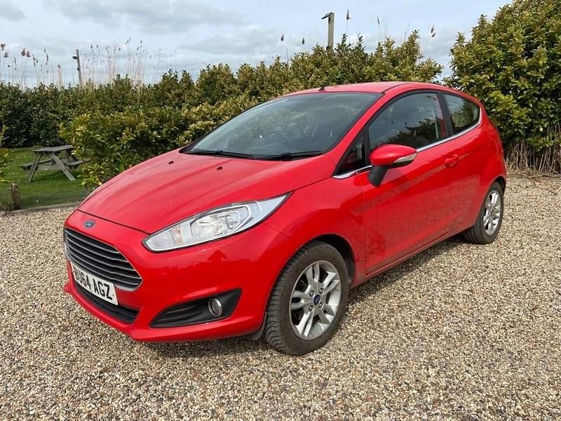 Used Ford Fiesta Zetec 2014 Red Hatchback