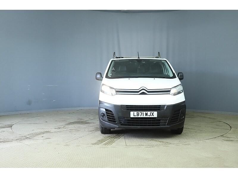 Used Citroën Dispatch 100 HP (73 kW) 2022 White MPV
