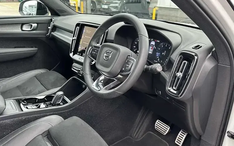 Used Volvo XC40 R-Design Pro 163 HP (119 kW) 2021 SUV
