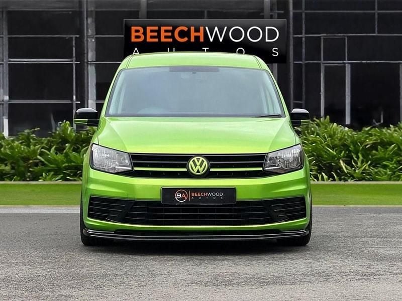 Used VW Caddy Maxi S 102 HP (75 kW) 2020 Green MPV