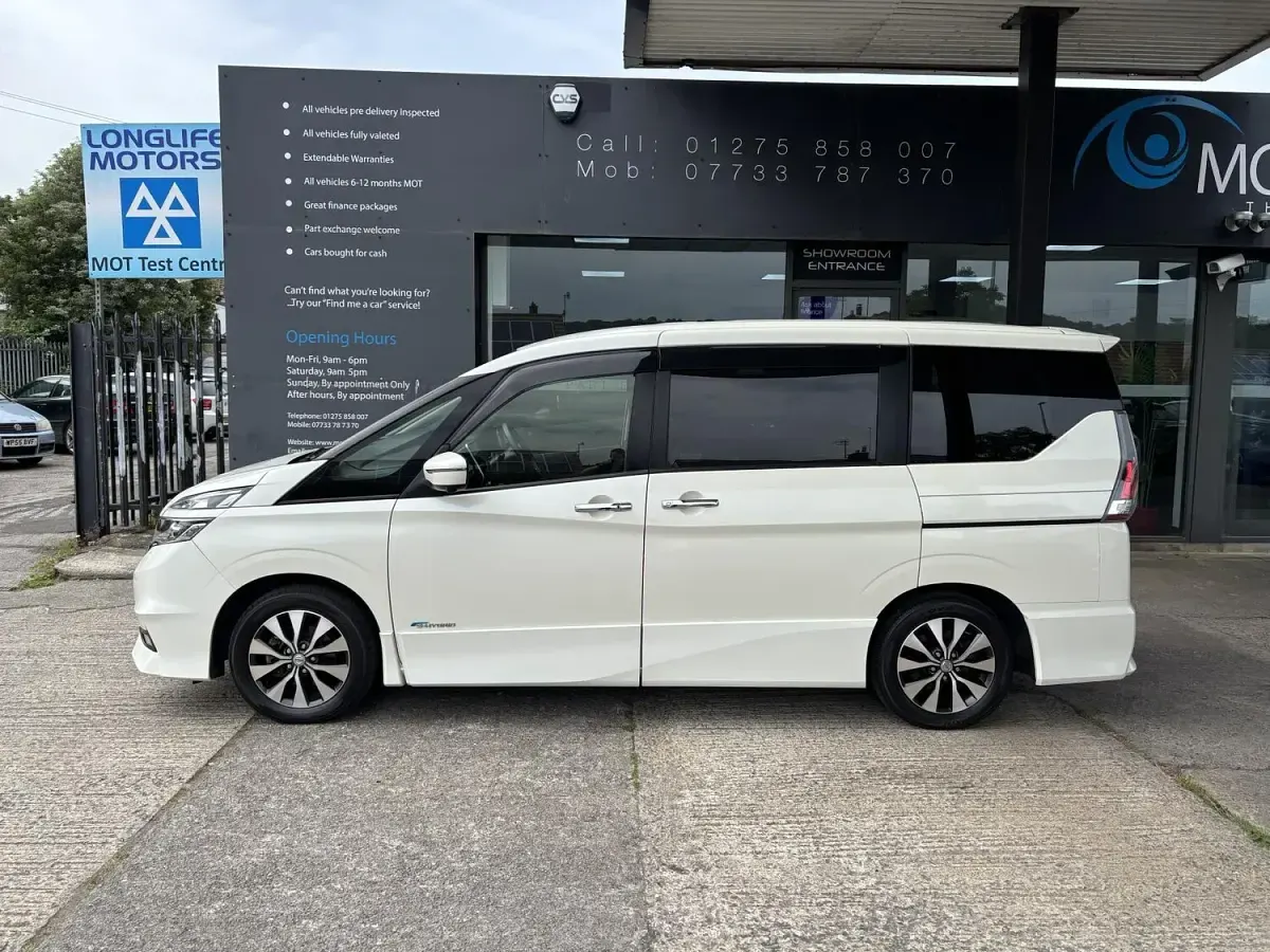 Used Nissan Serena 150 HP (110 kW) 2016 White MPV
