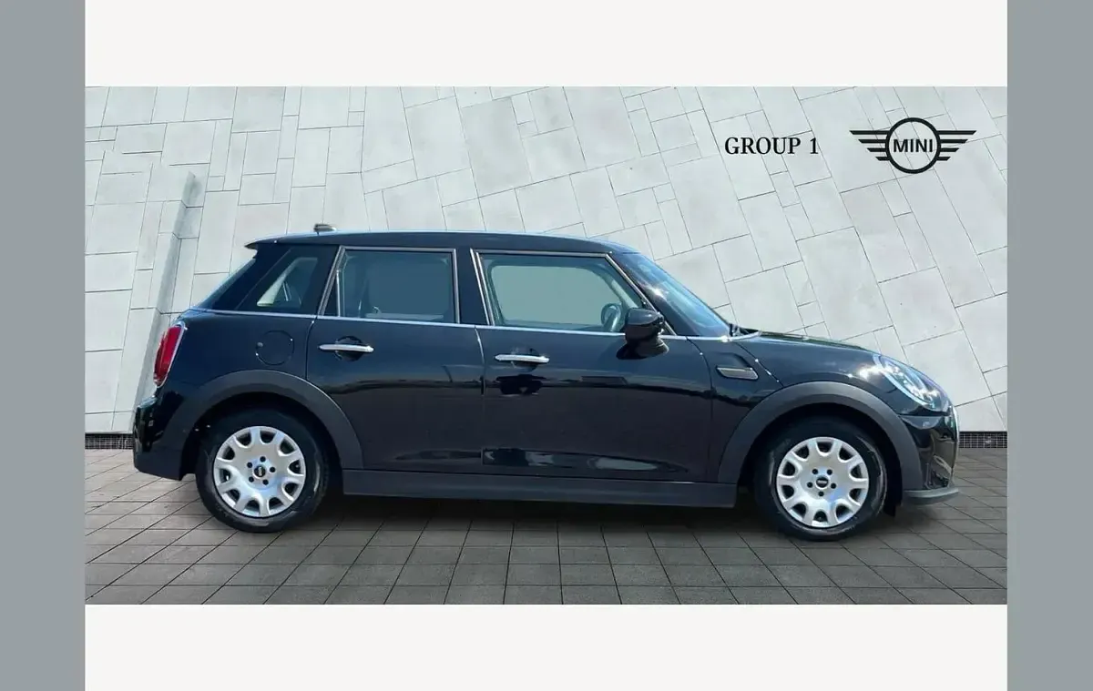 Used Mini ONE Classic 101 HP (74 kW) 2021 Black Hatchback