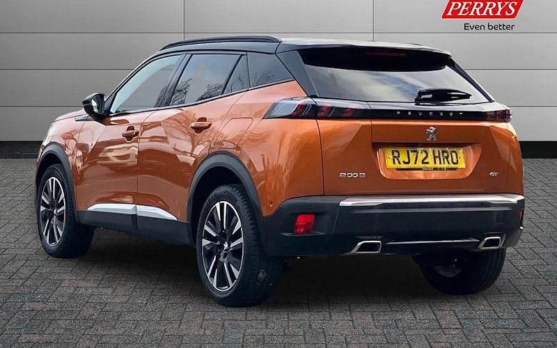 Usado Peugeot 2008 Premium 155 HP (114 kW) 2022 SUV