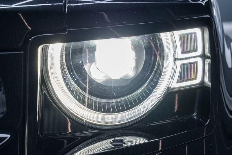 Used Land Rover Defender SE 250 HP (183 kW) 2021 Black SUV