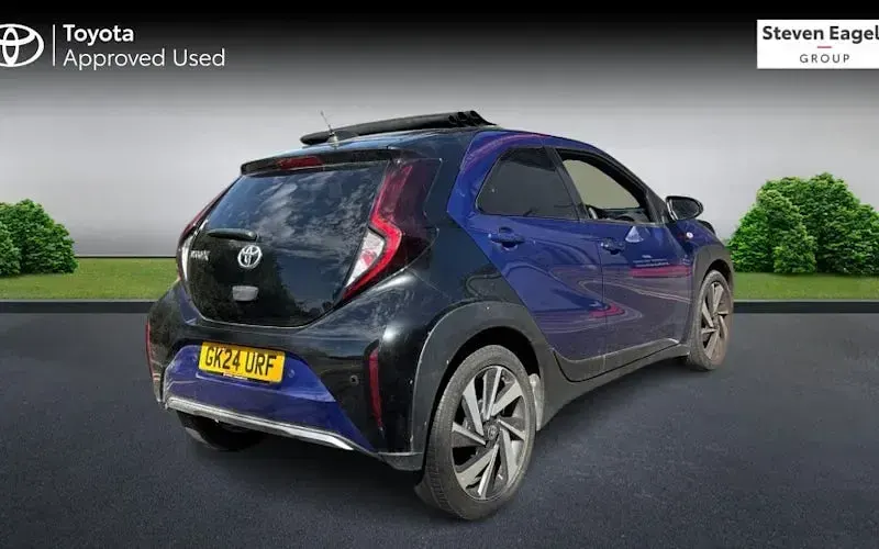 Used Toyota Aygo X 72 HP (52 kW) 2024 Blue SUV