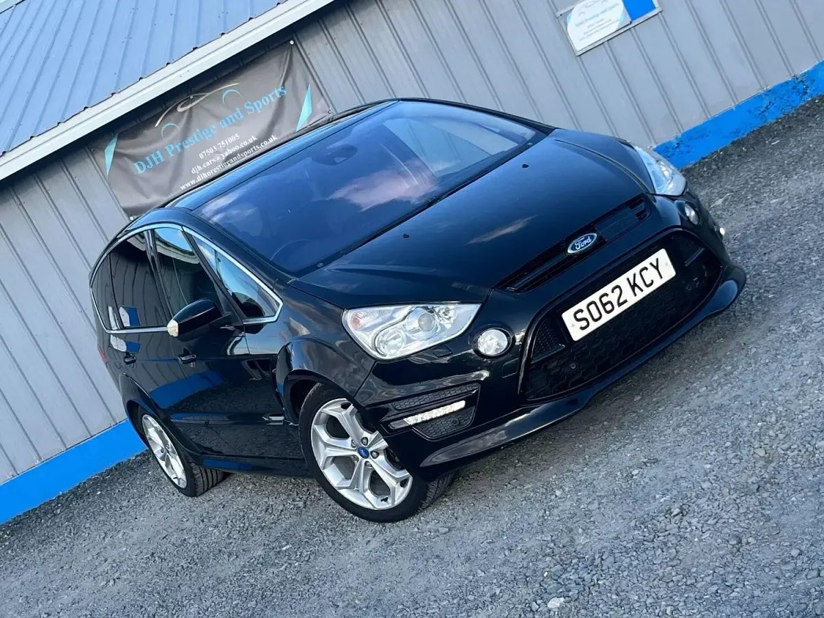 Used Ford S-MAX Titanium X 200 HP (147 kW) 2012 Black MPV