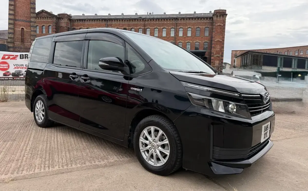 Used Toyota Voxy 2015 Black MPV