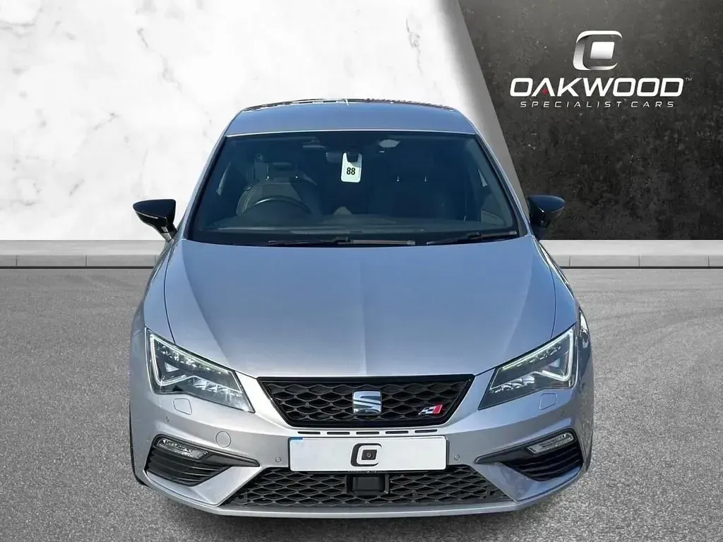 Begagnad Seat Leon CUPRA 300 HK (220 kW) 2018 Silver Sportkupé