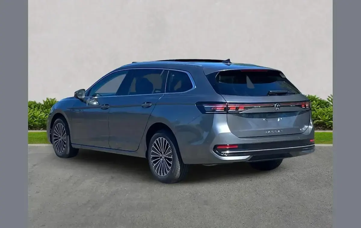 New VW Passat Elegance 147 HP (108 kW) 2025 Other Estate