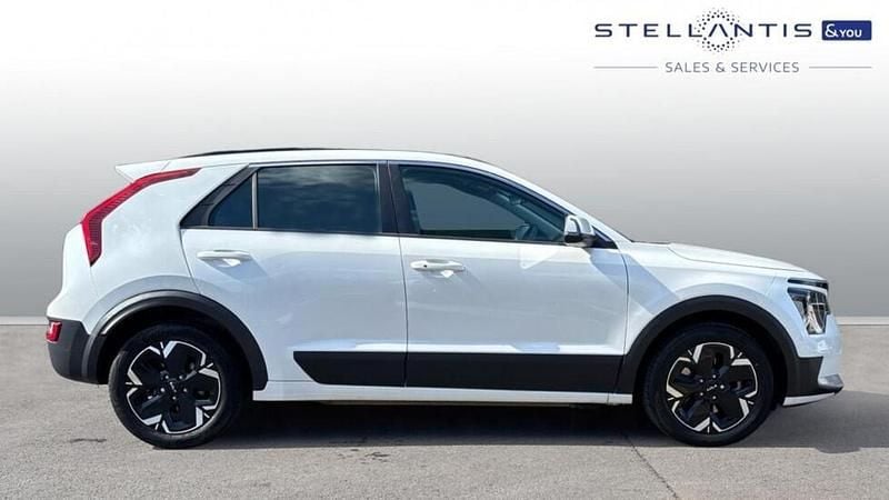 Used Kia e-Niro 147 kW (201 HP) 2023 White SUV