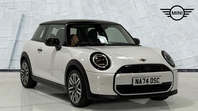White Used 2024 Mini Cooper S Hatch Hatchback | £24,835 (Fair price) - Image 1/4