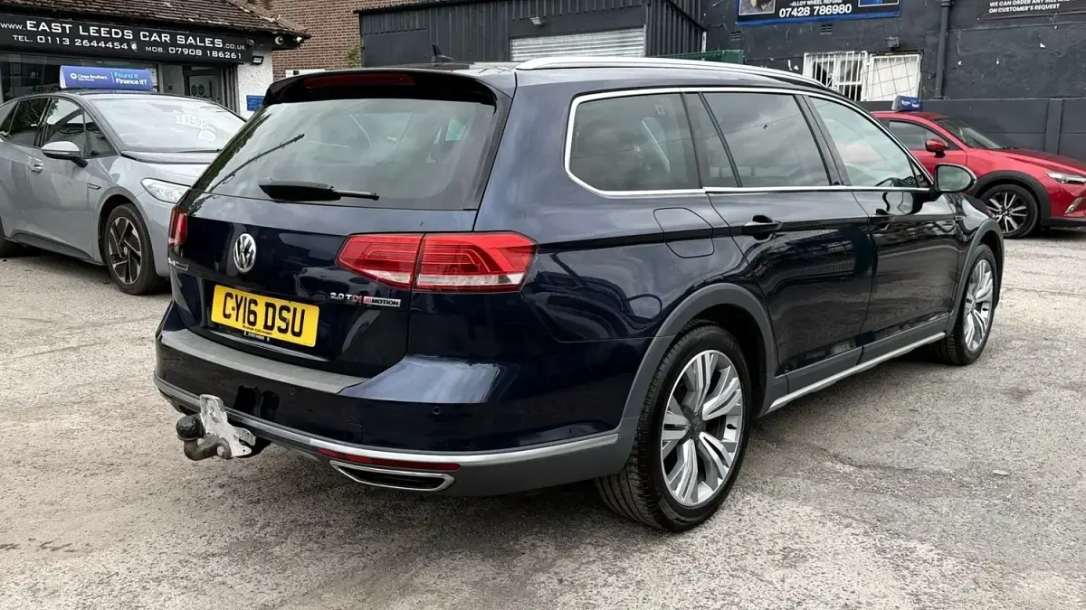 Used VW Passat Alltrack S 190 HP (139 kW) 2016 Blue Estate