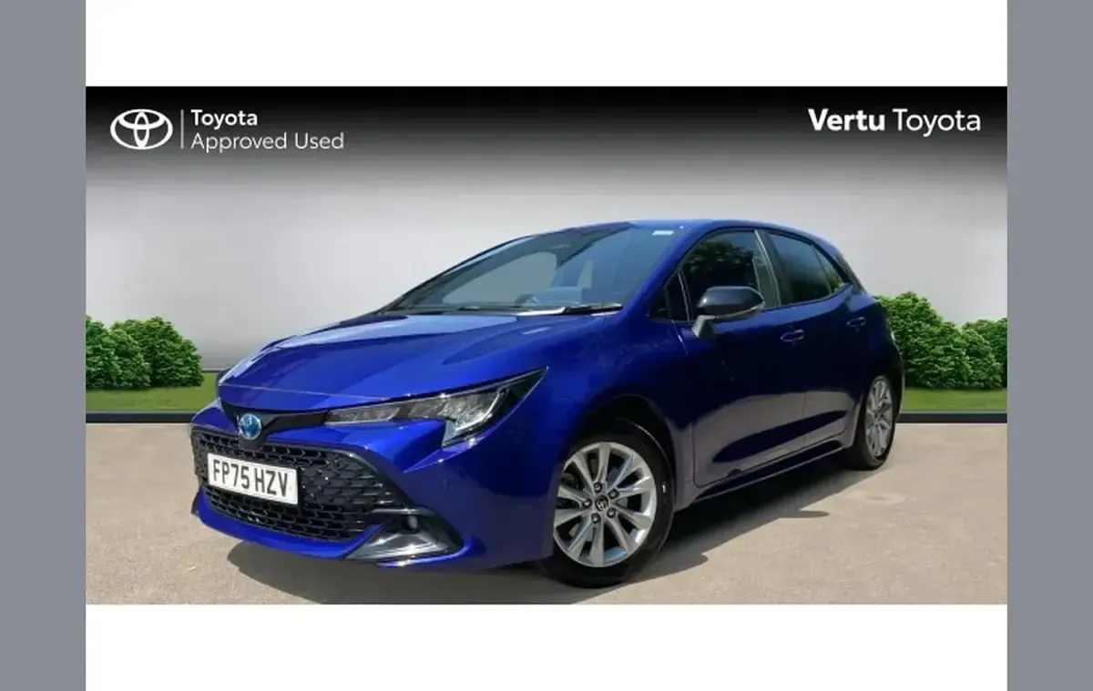 Used Toyota Corolla 196 HP (144 kW) 2025 Blue Hatchback