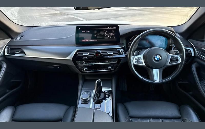 Used BMW 520 M Sport 187 HP (137 kW) 2022 White Estate