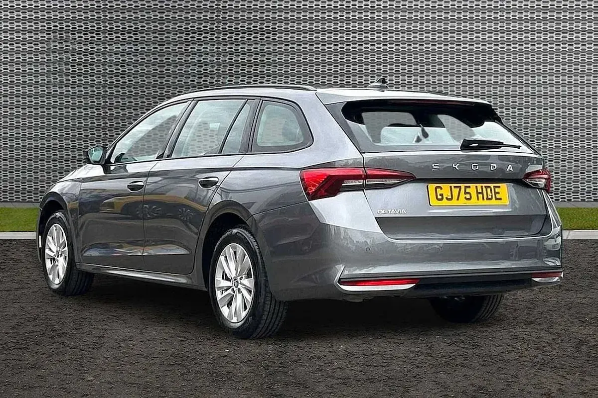 Used Skoda Octavia SE Technology 85 HP (62 kW) 2025 Graphite grey metallic Estate