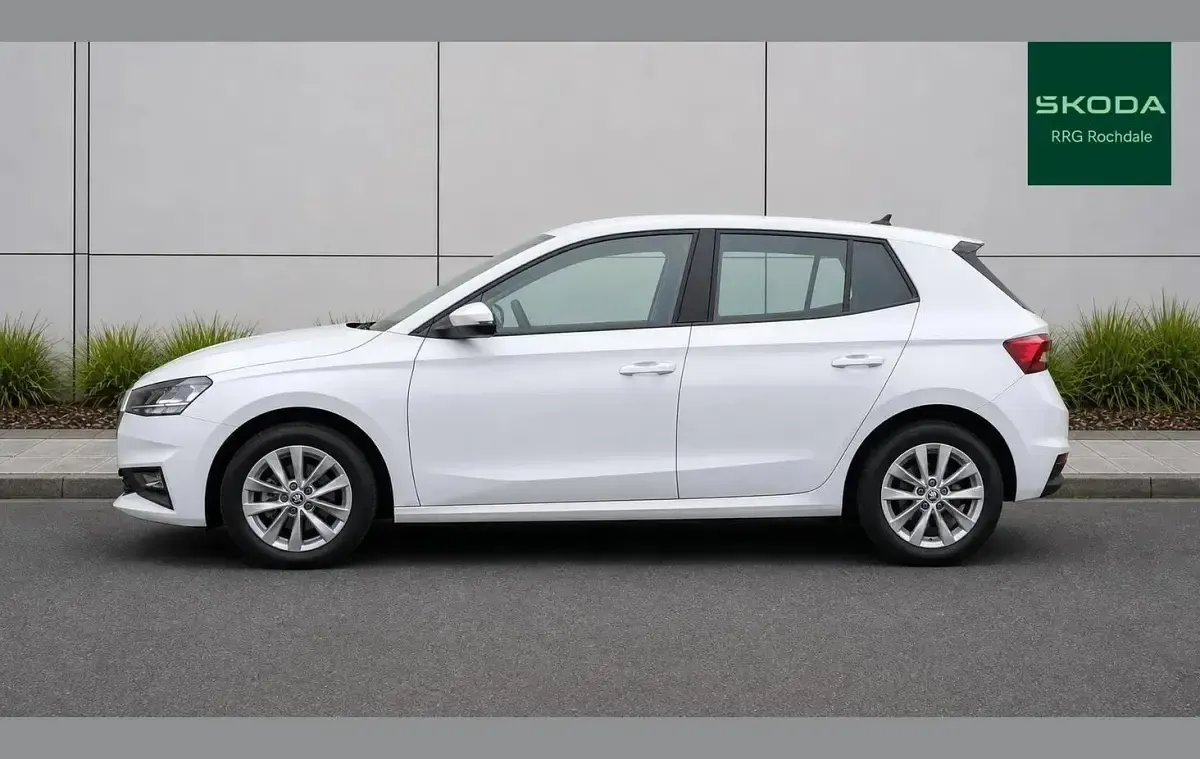 Used Skoda Fabia Comfort 108 HP (79 kW) 2023 White Hatchback