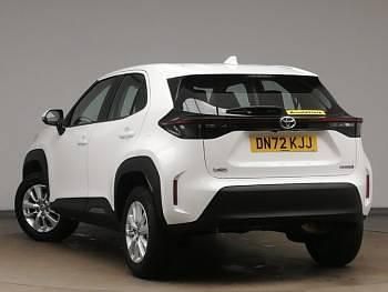 Used Toyota Yaris Hybrid 116 HP (85 kW) 2022 White Estate