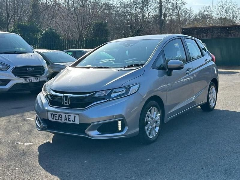 Used Honda Jazz SE 102 HP (75 kW) 2019 Silver Hatchback